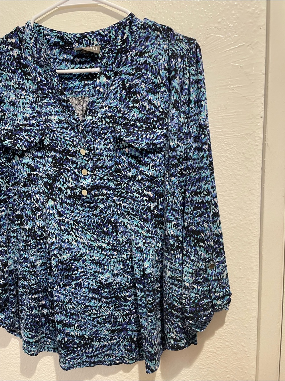 Roz & Ali Blue Mosaic Printed Blouse Top - Size M 🌟 - Picture 3 of 7